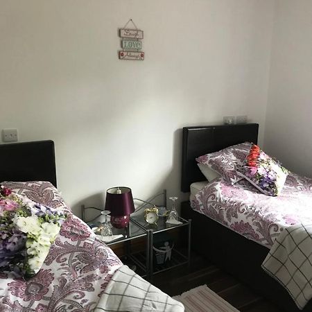 Ferienwohnung Pat'S Place Ballaghaderreen Exterior foto
